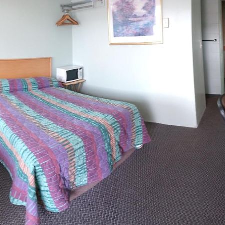 Chimo Motel Cochrane Екстер'єр фото