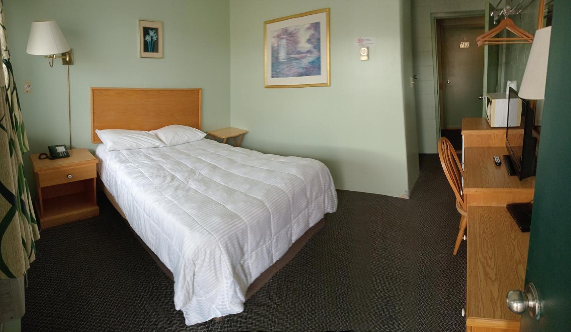 Chimo Motel Cochrane Екстер'єр фото