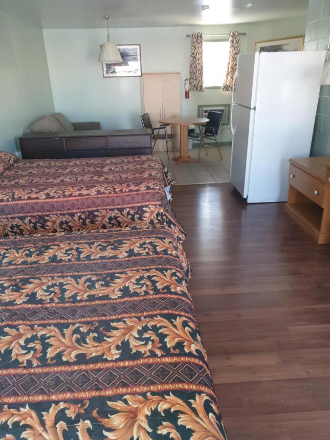 Chimo Motel Cochrane Екстер'єр фото