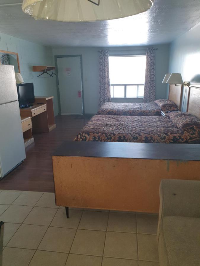 Chimo Motel Cochrane Екстер'єр фото