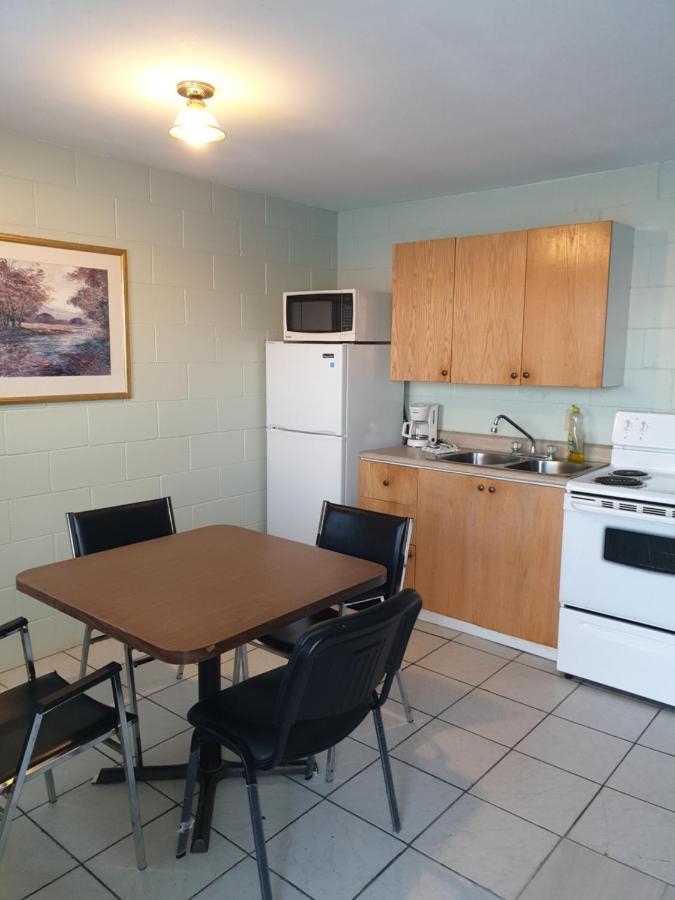 Chimo Motel Cochrane Екстер'єр фото