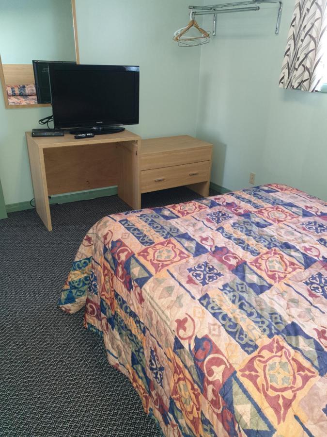 Chimo Motel Cochrane Екстер'єр фото