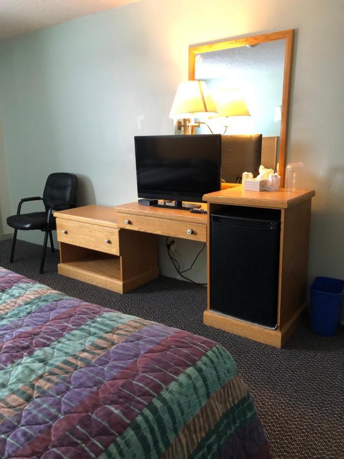 Chimo Motel Cochrane Екстер'єр фото