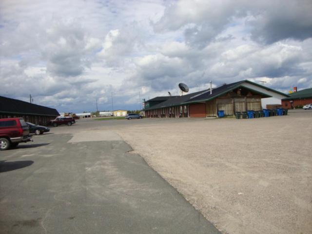 Chimo Motel Cochrane Екстер'єр фото