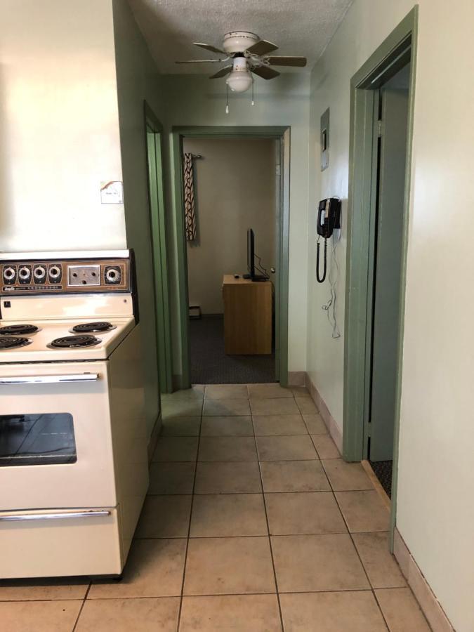 Chimo Motel Cochrane Екстер'єр фото