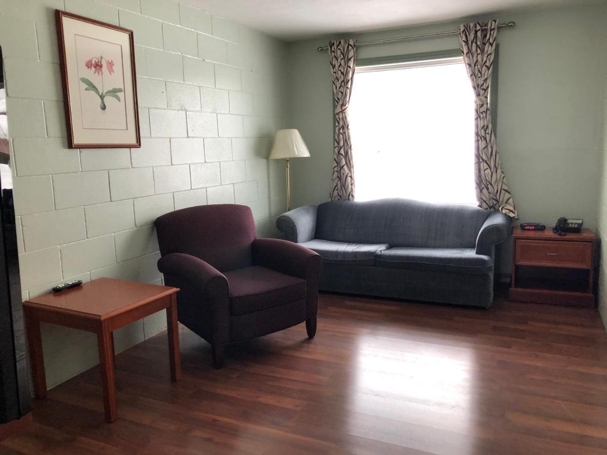 Chimo Motel Cochrane Екстер'єр фото