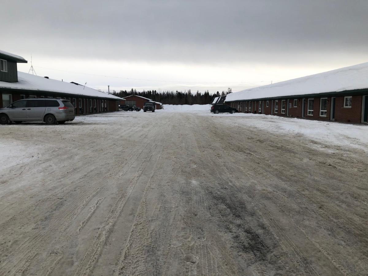 Chimo Motel Cochrane Екстер'єр фото