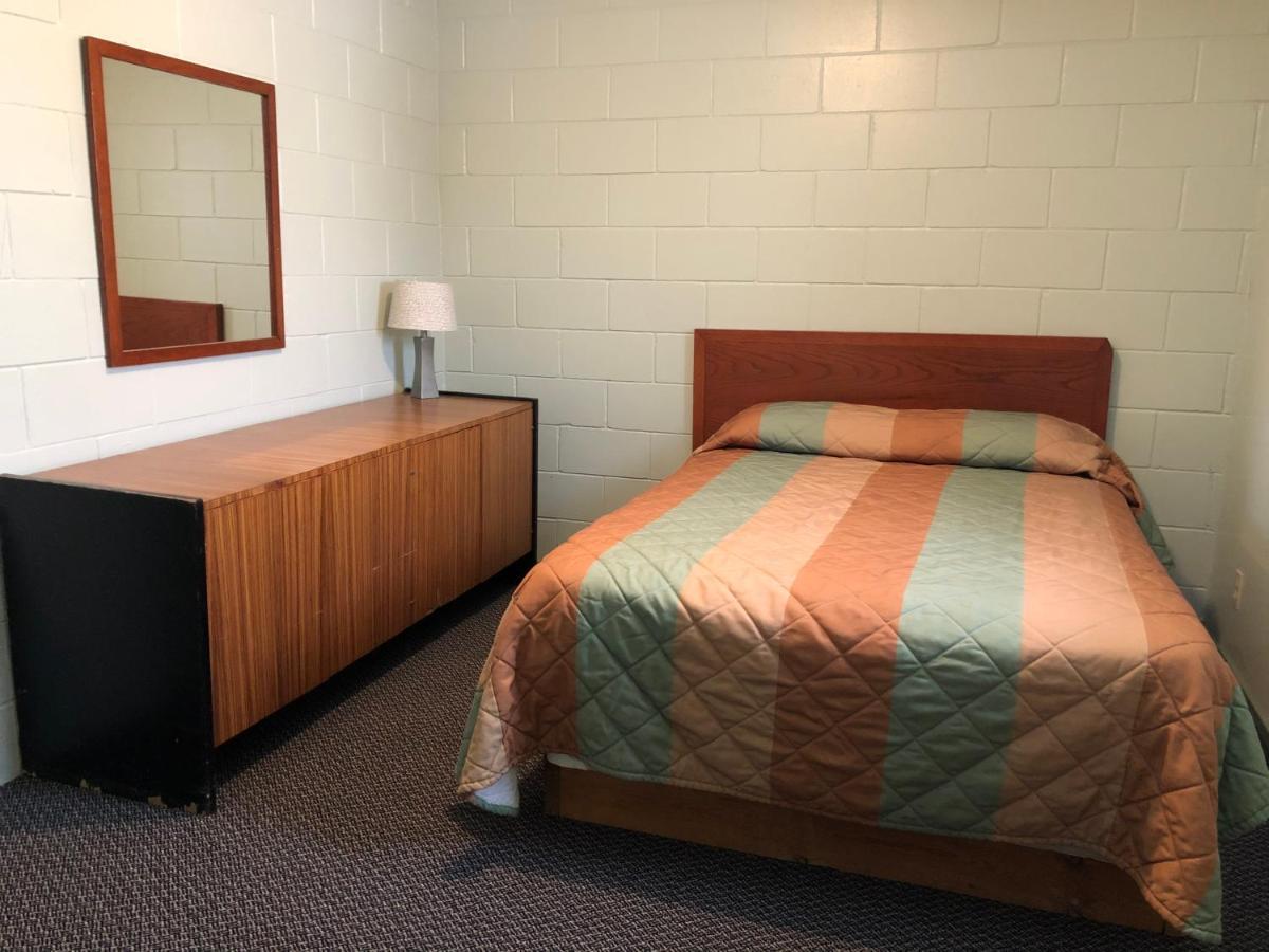 Chimo Motel Cochrane Екстер'єр фото