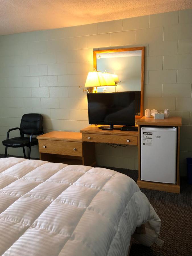 Chimo Motel Cochrane Екстер'єр фото