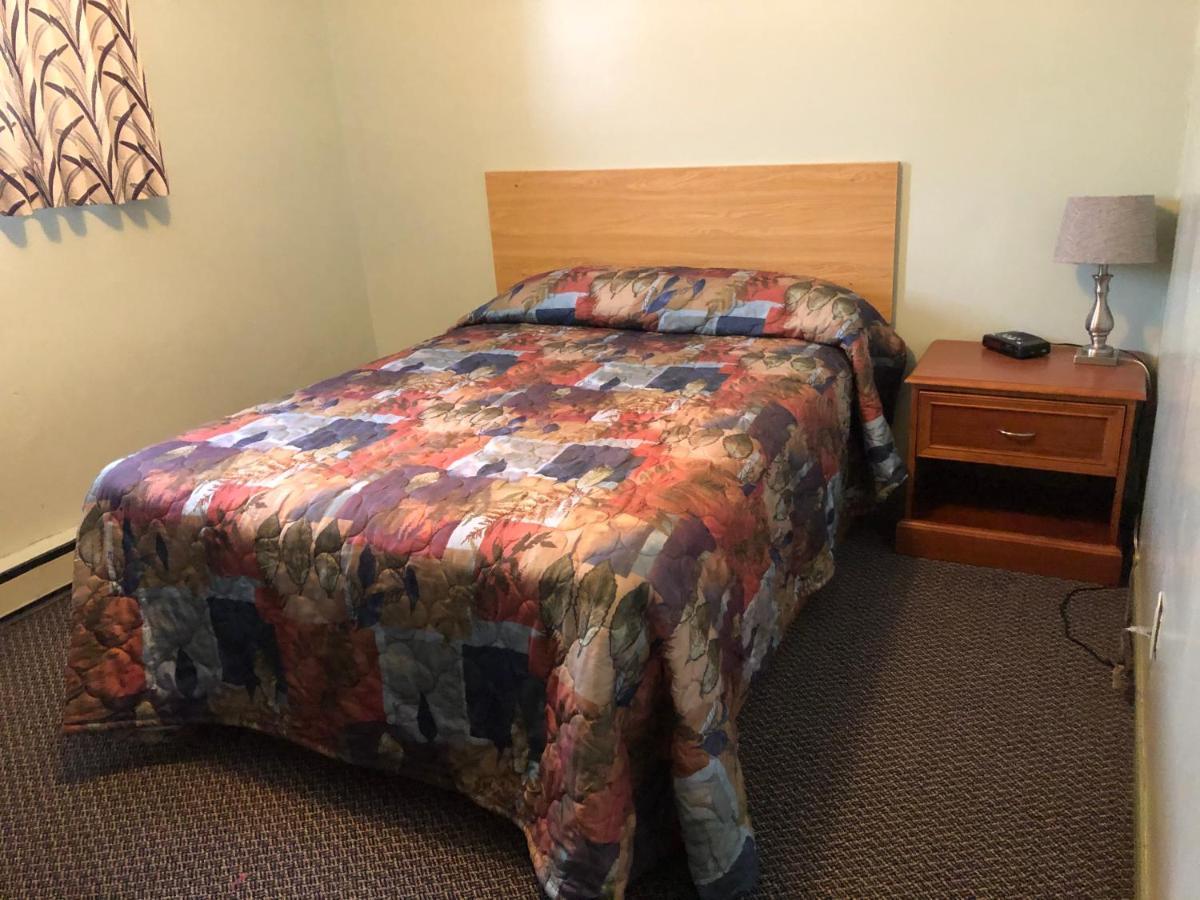 Chimo Motel Cochrane Екстер'єр фото