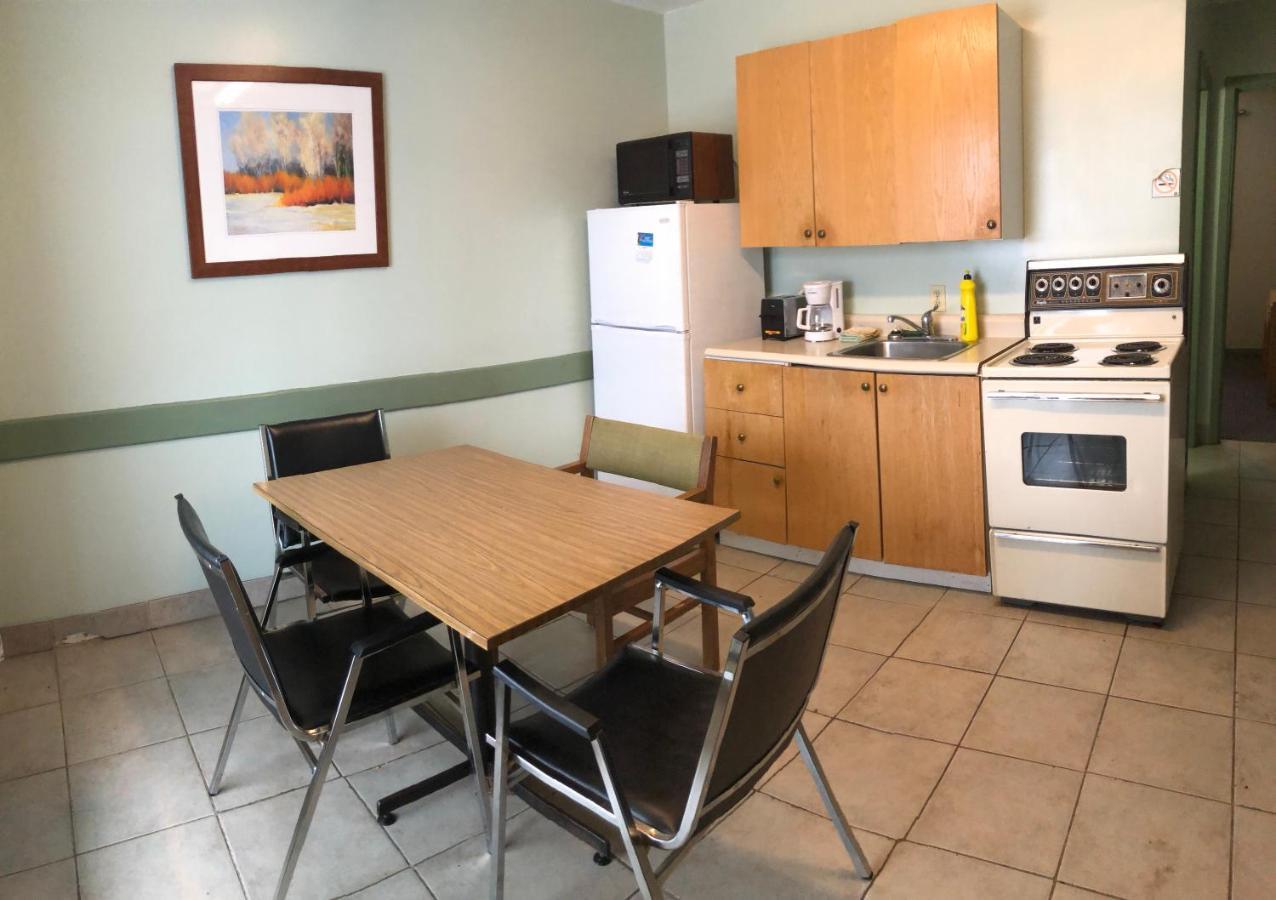 Chimo Motel Cochrane Екстер'єр фото