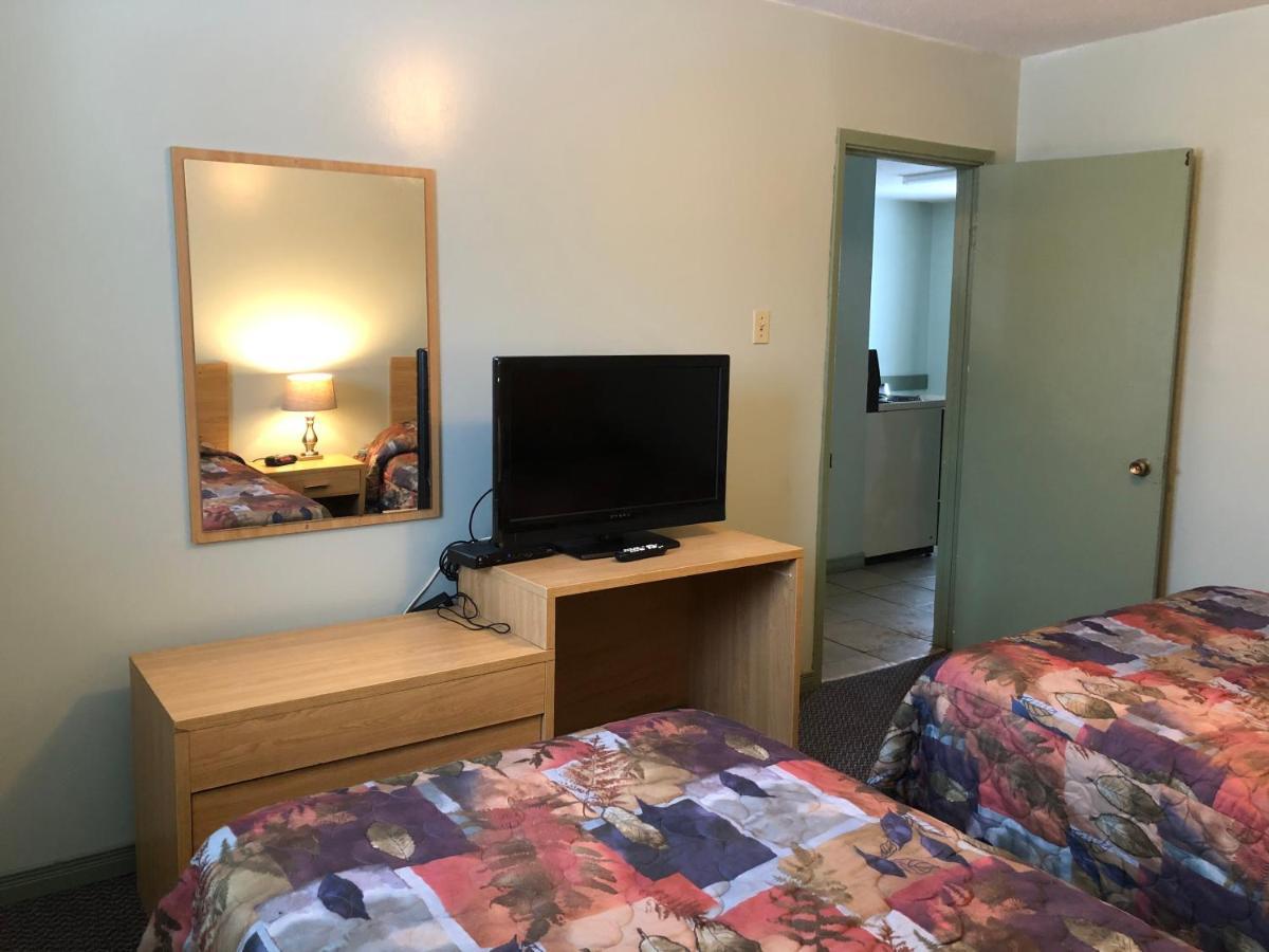 Chimo Motel Cochrane Екстер'єр фото