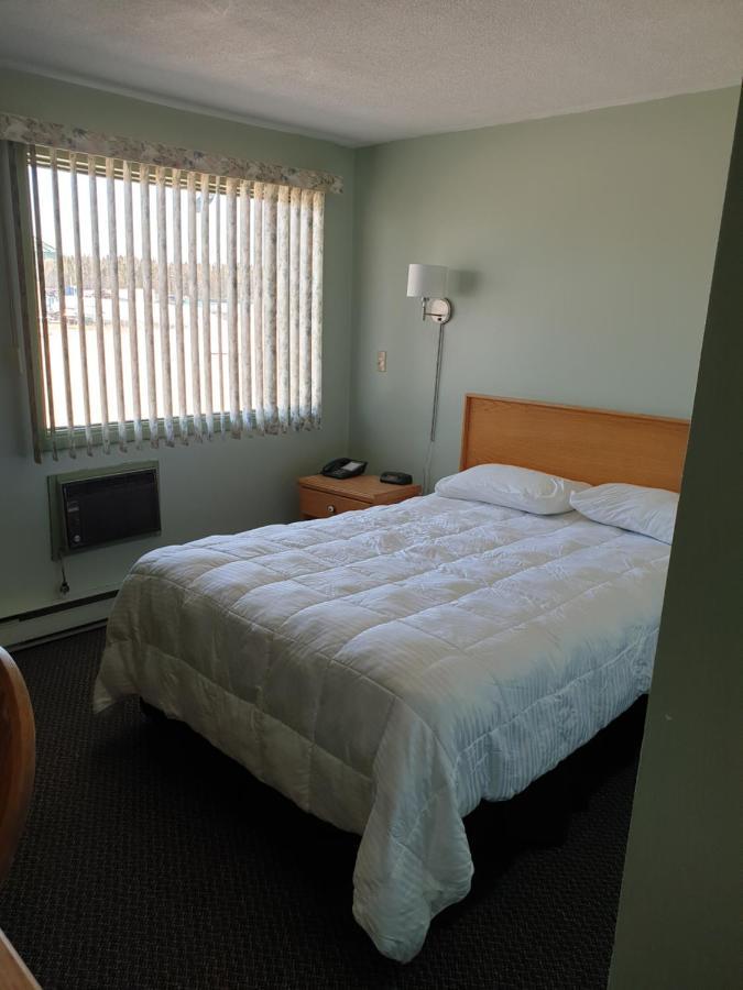 Chimo Motel Cochrane Екстер'єр фото